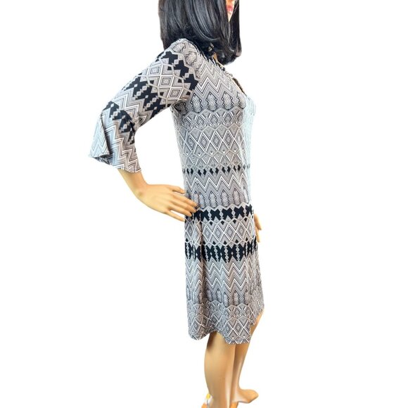 (5 for $25) Jennifer Lopez Keyhole Sheath dress in Retro Geo Print Size Small - Picture 3 of 8